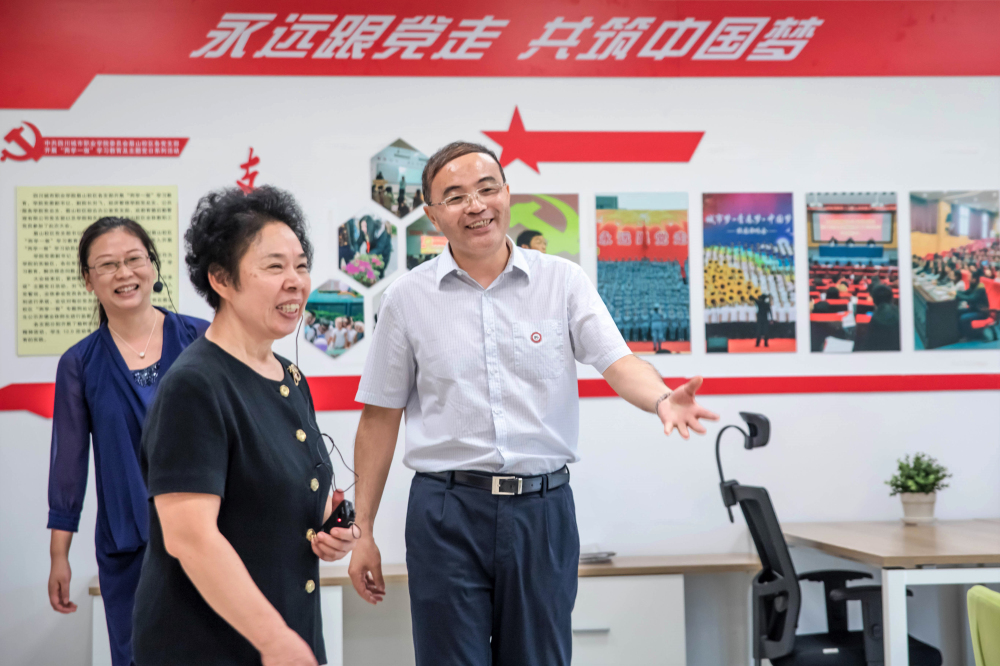 教育部黨組成員王立英莅臨我院檢查指導開學工作