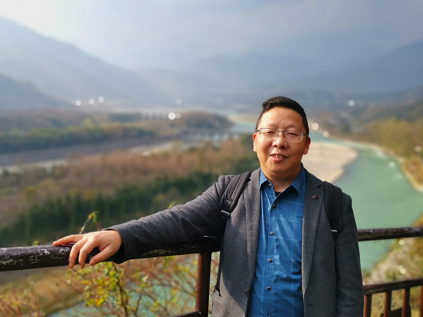 榜樣 | 鐘偉： “一聲‘巴哥’是學生對自己最大的認同”
